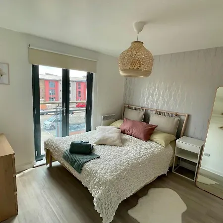Family Friendly Maritime Apartment Swansea Exterior photo