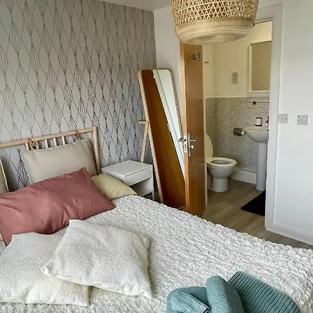 Family Friendly Maritime Apartment Swansea Exterior photo